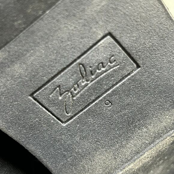 Zodiac Boots Size 9 Gemma Side Zip Chic Cool Leather Buckle Goth Emo Lug Sole - Picture 9 of 11